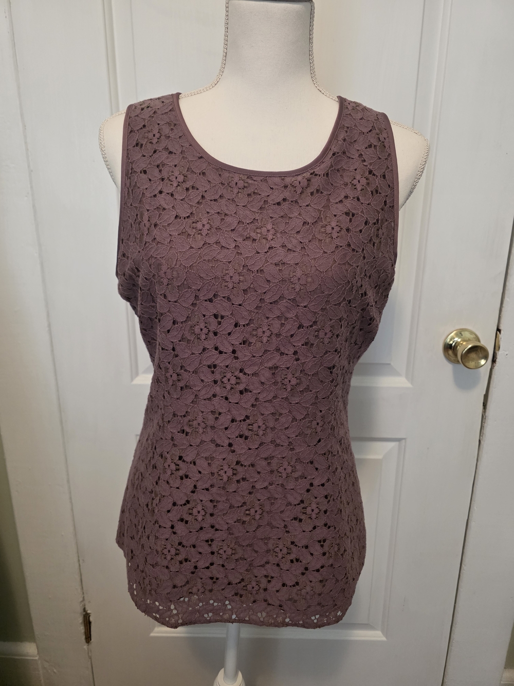 Banana Republic Mauve Floral Lace Sleeveless Tank